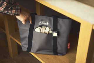 【コールマンの付録が本気】MonoMax3月号「10機能トート」は焚き火ギアが全部入る！最強のキャンプギアバッグだった