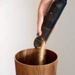 ワンタッチでごみ捨て可能なダストカップ