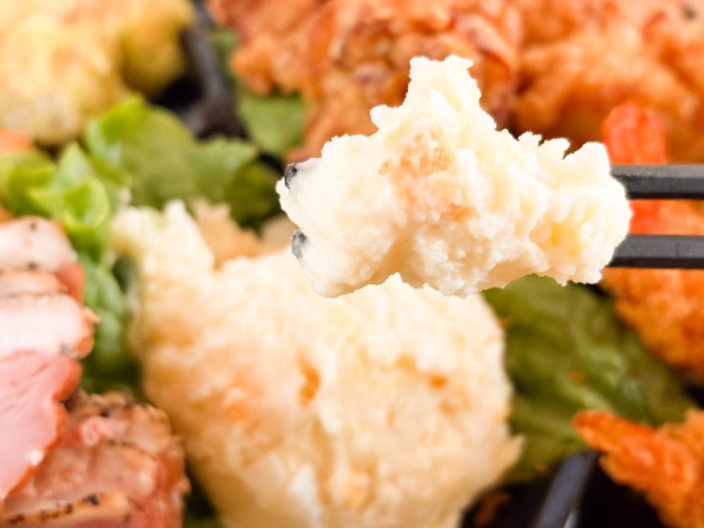 店舗で作っているのか、結構な量の厚切りハムが混入しているのが特徴的です