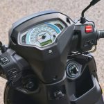 第2位　【まるで欧州車!?】この上質感でU30万円は衝撃！スズキ「アドレス125」は、大人が乗れる“レトロスクーター”の正解だった