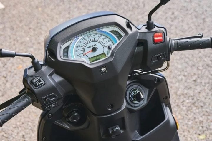 通勤最強「リッター50km超え」スズキのアヴェニス125、この出来で“30万円以下”は衝撃!スズキのアドレス125…ほか【スクーターの人気記事ランキングベスト3】(2026年1月版)