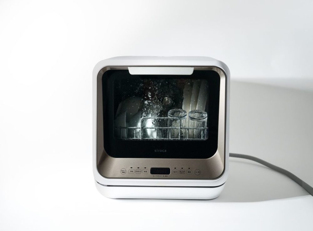 シロカ「食器洗い乾燥機 SS-M171」￥39,380／幅42×奥行43.5×高さ43.5㎝／13㎏（本体、かご、小物入れ）／５ℓ