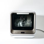 シロカ「食器洗い乾燥機 SS-M171」¥39,380/幅42×奥行43.5×高さ43.5㎝/13㎏(本体、かご、小物入れ)/5ℓ