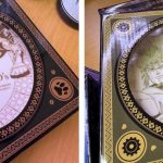 プレートのケースにもキャラのモチーフが描かれている