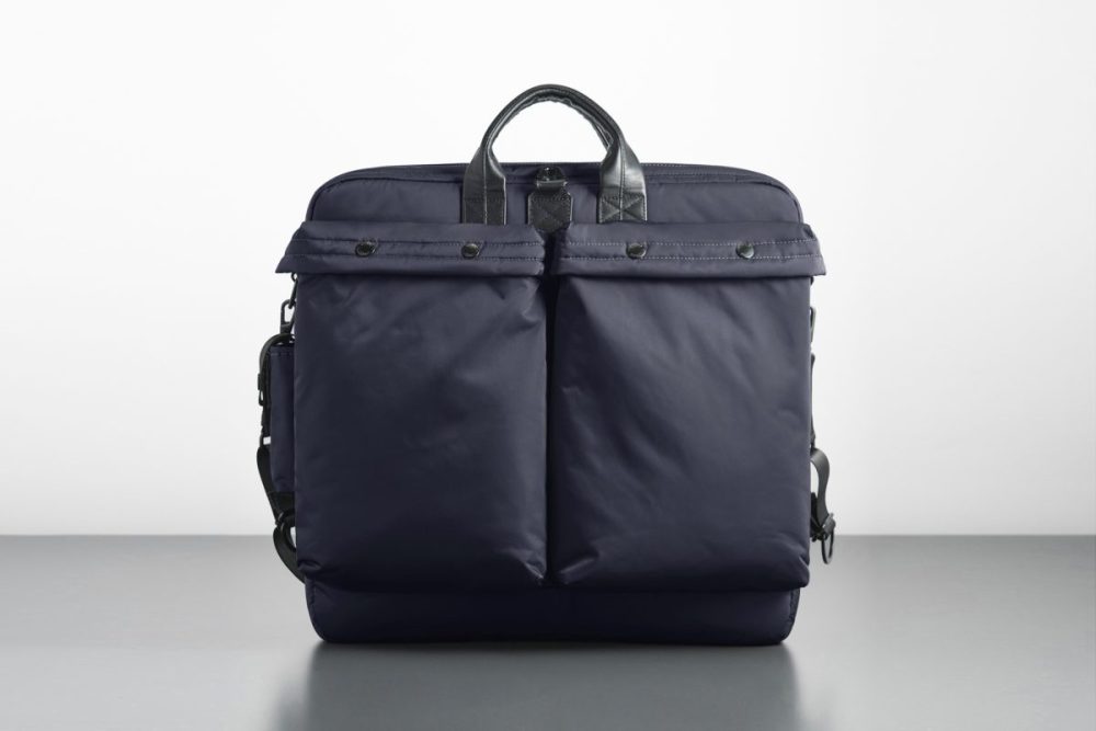 【90~00年代のムードを再現】オンオフ兼用バッグの急先鋒アントラック「CITY PLUS / THE HELMET」に限定色が登場!