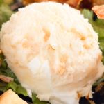 プレートのセンターポジションを占領しているのがポテトサラダです