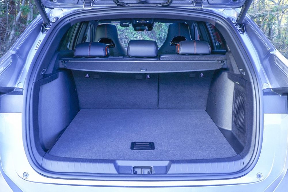 ラゲッジスペースは後席を立てたままで425Lもの大容量を誇る