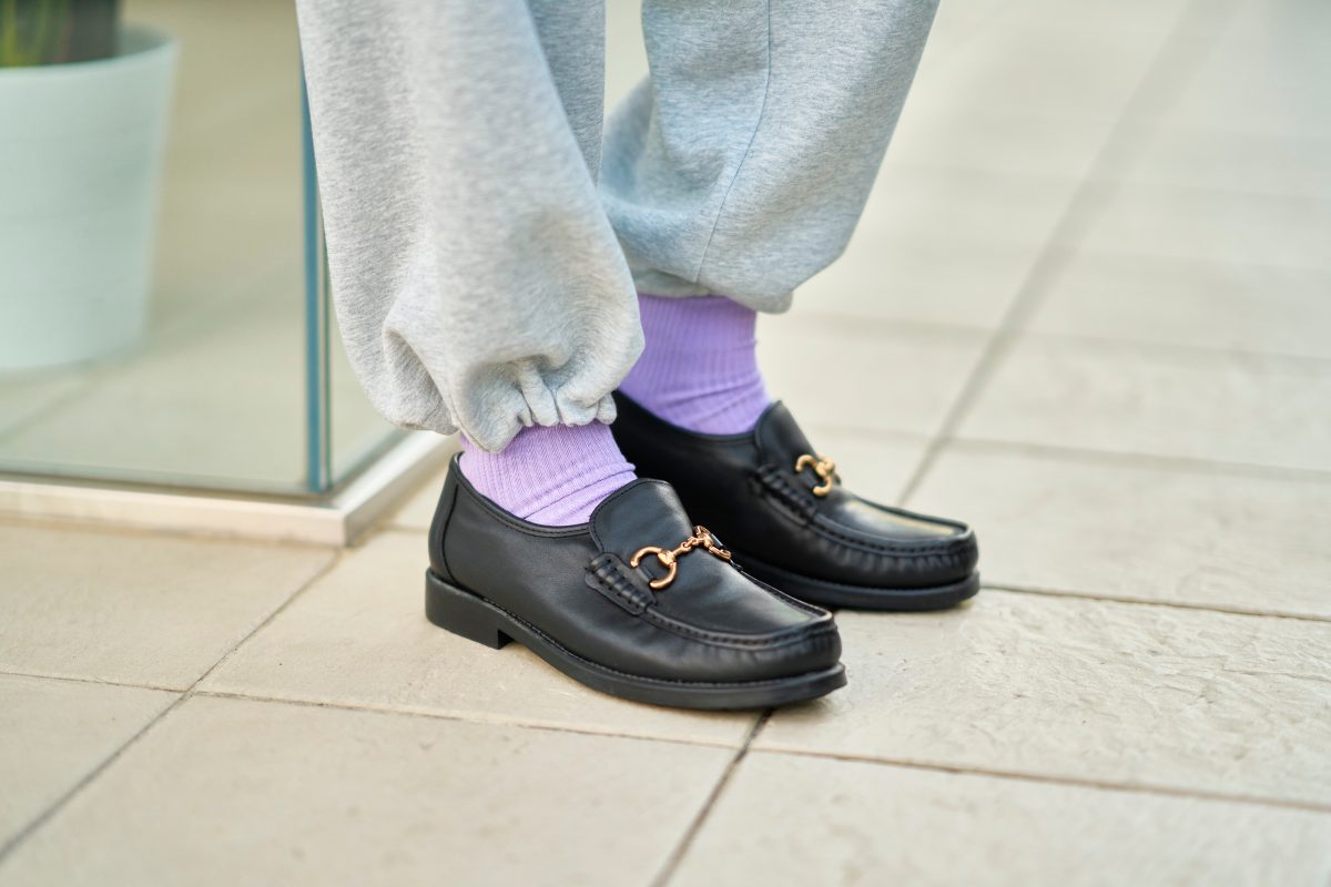 シルエットを変えられるので革靴と合わせるのも面白そう