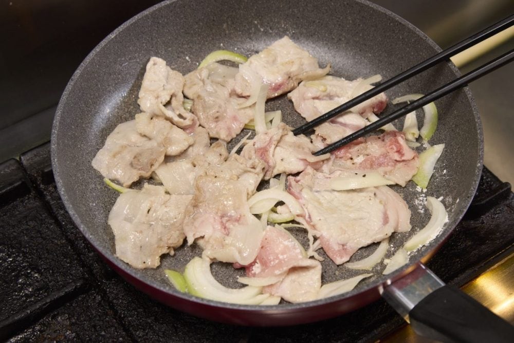 「サントリー生ビール」に合う肉つまみ「チーズポークチャップサイドダウン」