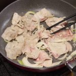 「サントリー生ビール」に合う肉つまみ「チーズポークチャップサイドダウン」