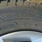 冬タイヤ規制に対応したSNOWマークが付く