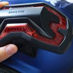 第2位 【バイク乗り必見】追突事故のリスクを劇的に下げる!ヘルメットに貼るだけ“第3のブレーキランプ”がライダーの命を救う!?