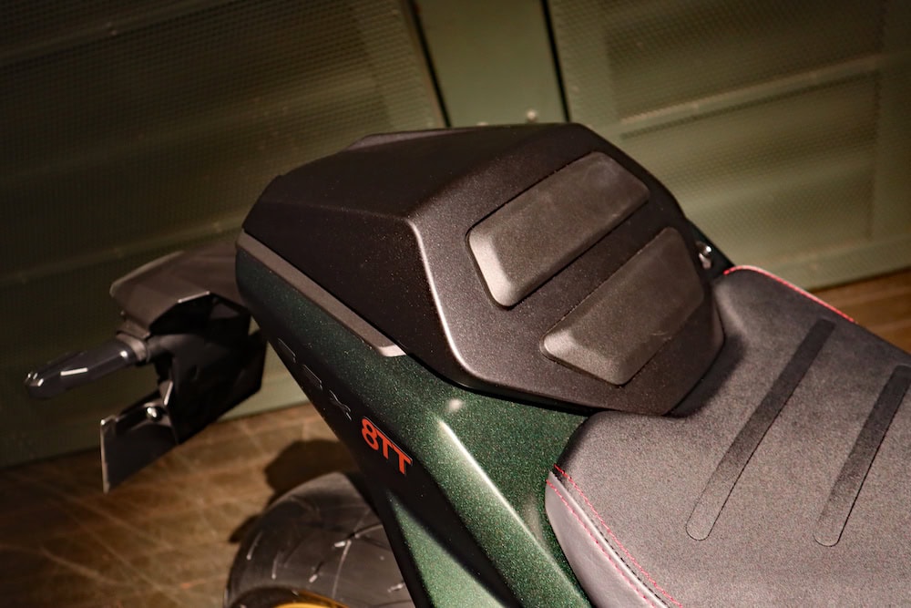 オプションのシングルシートカウル