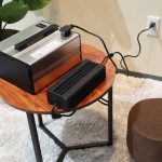 バッテリーは着脱式なので、室内での充電も可能