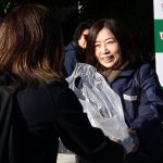 2025年12月に『ドーナツドロップ』を行う若月社長