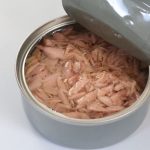 缶のツナにはオイルと水分が多く入っている