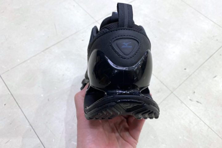 【テック系スニーカー最適解】スポーツの機能美がストリートに降臨!疲れ知らずのミズノ「ウエーブプロフェシー13.2」をエディターが試し履き