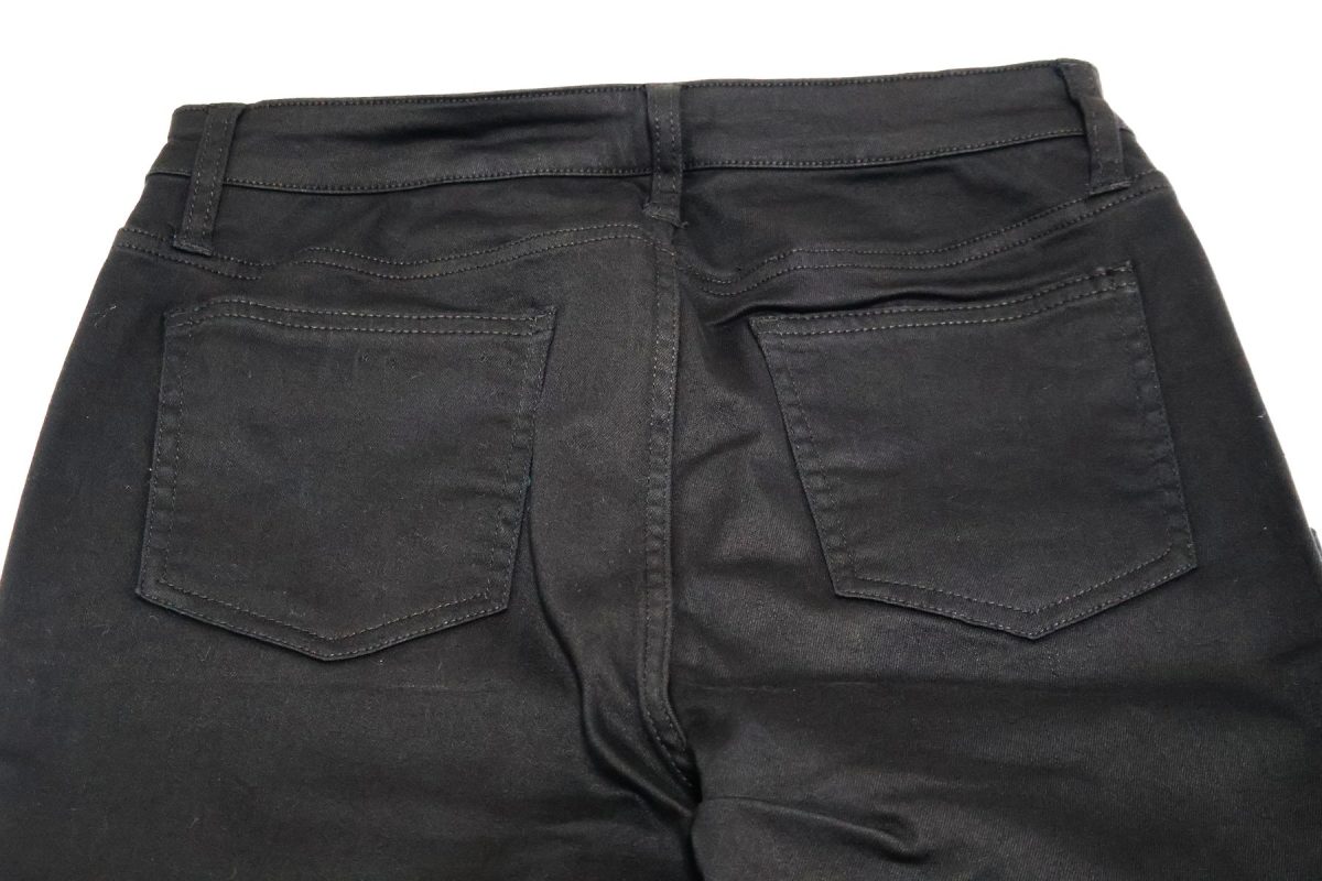 うしろにポケットもある