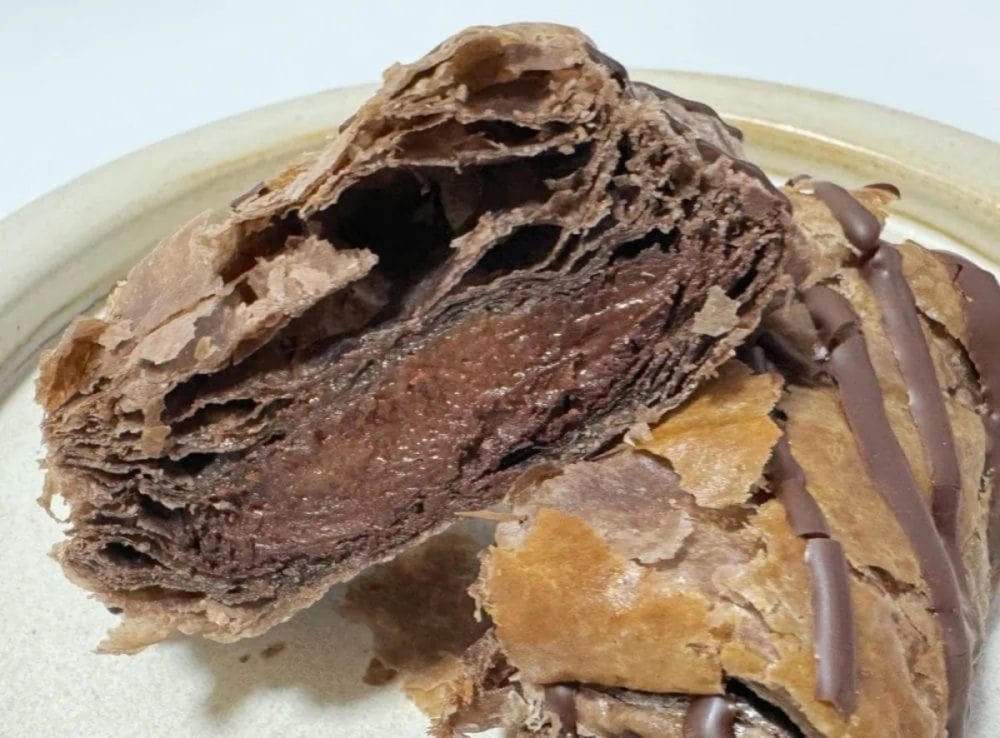 第2位 「異次元過ぎる美味しさに溺れそう…」ミスド×ゴディバ“忖度なし”全5種ランキング【1位は悪魔的カロリーのあれ】