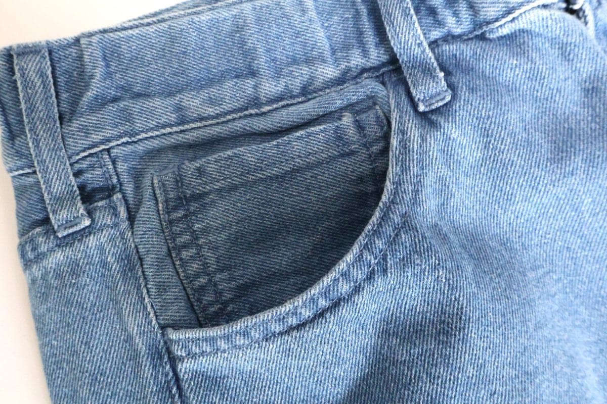 小さいポケットまでついている