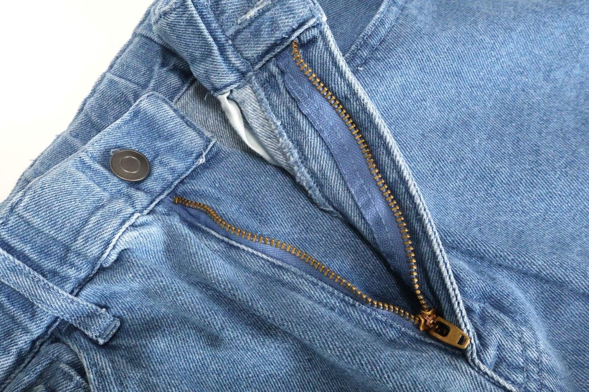 ファスナーがYKKなのが誠実