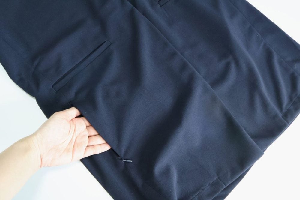 ジッパー付き隠しポケットがある！