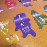 ピックの裏には各キャラの名台詞も