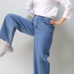 こんな姿勢でも全く圧迫感がない履き心地の良さ