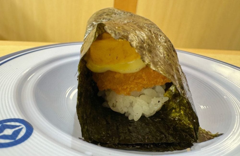 具材はランチョンミートカツ・マヨネーズ・だし巻きたまごと程よいボリューム感！