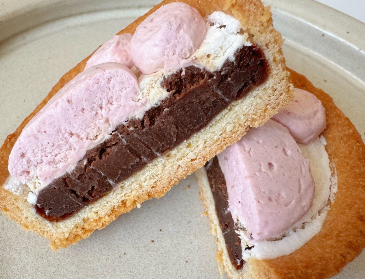 タルト生地はしっかりと硬めなのに食べるとホロっと崩れていく食べ応えのある食感