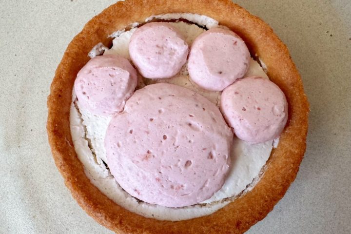 【猫好き歓喜】可愛すぎて悶絶…今年もファミマが猫まみれに!?「ファミリ~にゃ~ト大作戦!」で絶対に買うべきスイーツ5品を食べ比べ