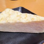 定番メニューが純白の装いに！「白いミルクレープ」