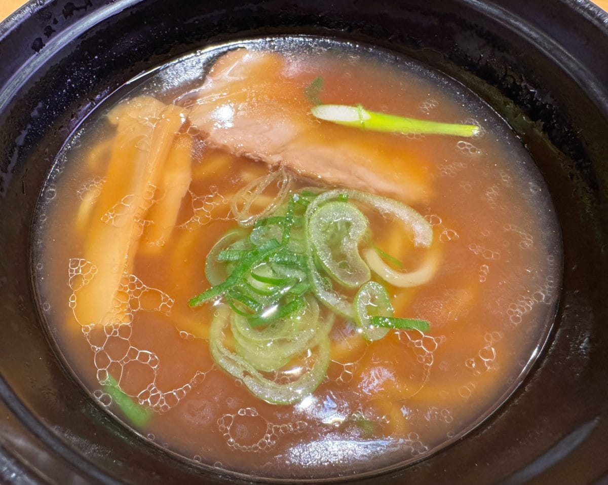 らーめんや天金監修「旭川 醤油らーめん」