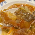 淡白でほっくりとした鱈の身にコク深いあんが絡み、至福の味わい