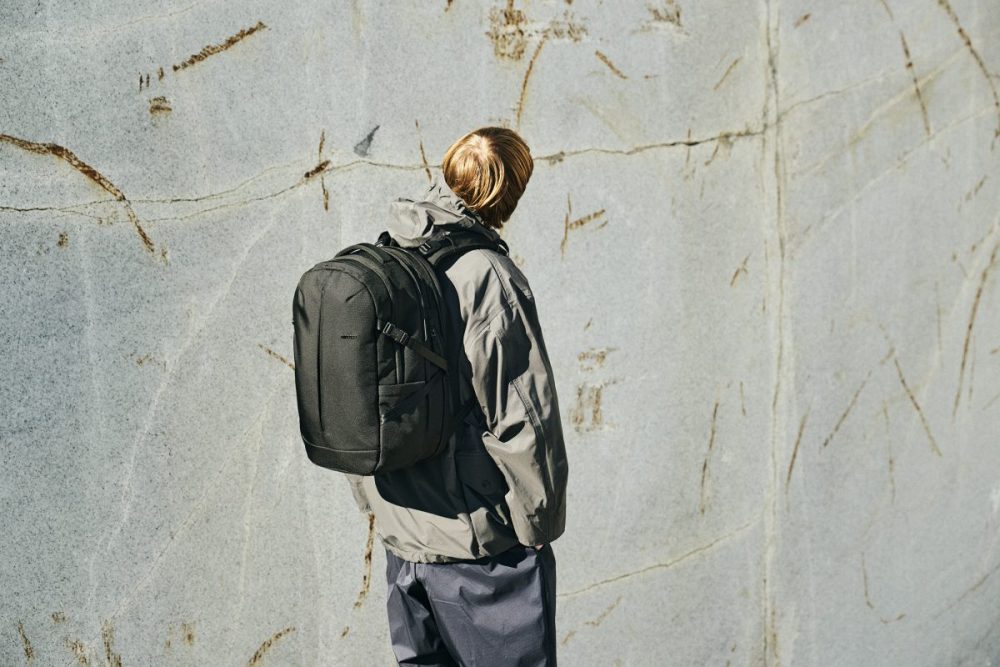 【マチ拡張で容量約30％UP】インケースの新作「Tracks Expansion Backpack」は“変化するテックライフ”に応える21～27ℓモデル