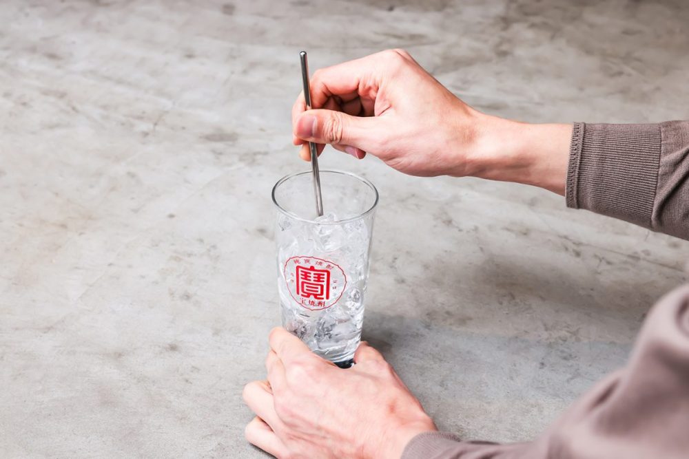 おいしい炭酸割りの作り方①グラスを冷やす