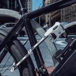 高強度のスチール製ブレードを6本つなぎ合わせ、折りたたむことでコンパクトになる堅牢かつ携帯にも便利なBORDO（ボルドー）シリーズ