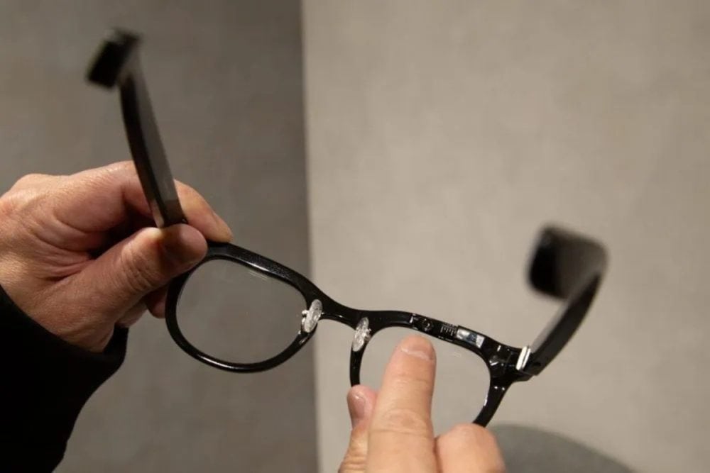 第3位 【ほんやくコンニャク超え!?】議事録も翻訳もこれ1本。見た目は普通のAIメガネ「Halliday」がヤバすぎた