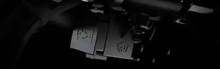 クラッチレバー下にはType-C高速充電ポートを装備