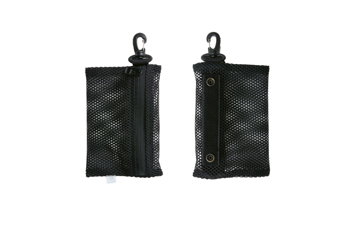 内装のメッシュポケットは取り外し可能