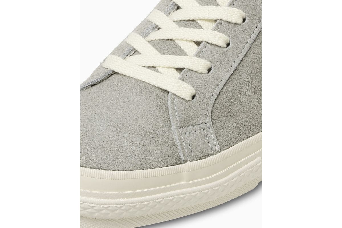 最大の特徴は、アーカイブにありそうでなかった、洗練された「グレイ」の採用