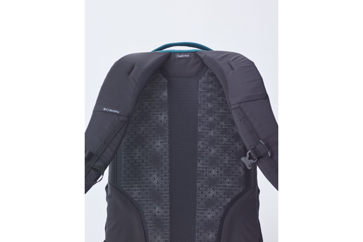 ハイエンドモデルに採用されている背面構造を標準装備