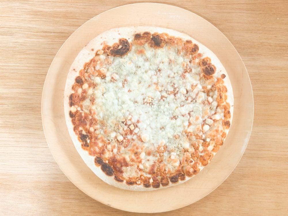 「クアトロフォルマッジ」は焼き上がるとチーズの香りが部屋中に広がります