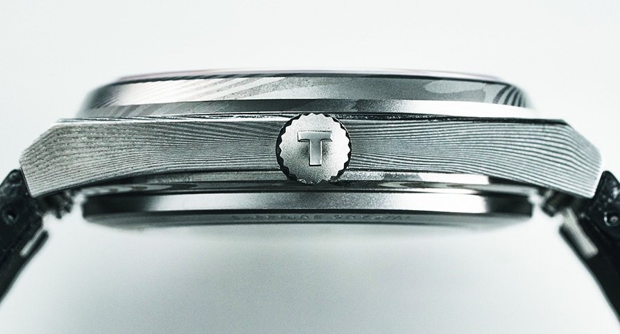 ケースサイドもテクスチャー入り