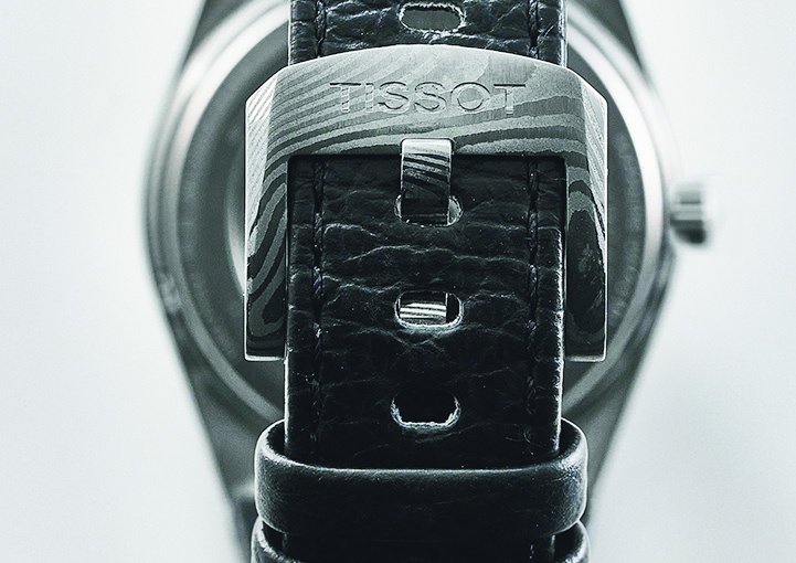 尾錠までもダマスカス鋼