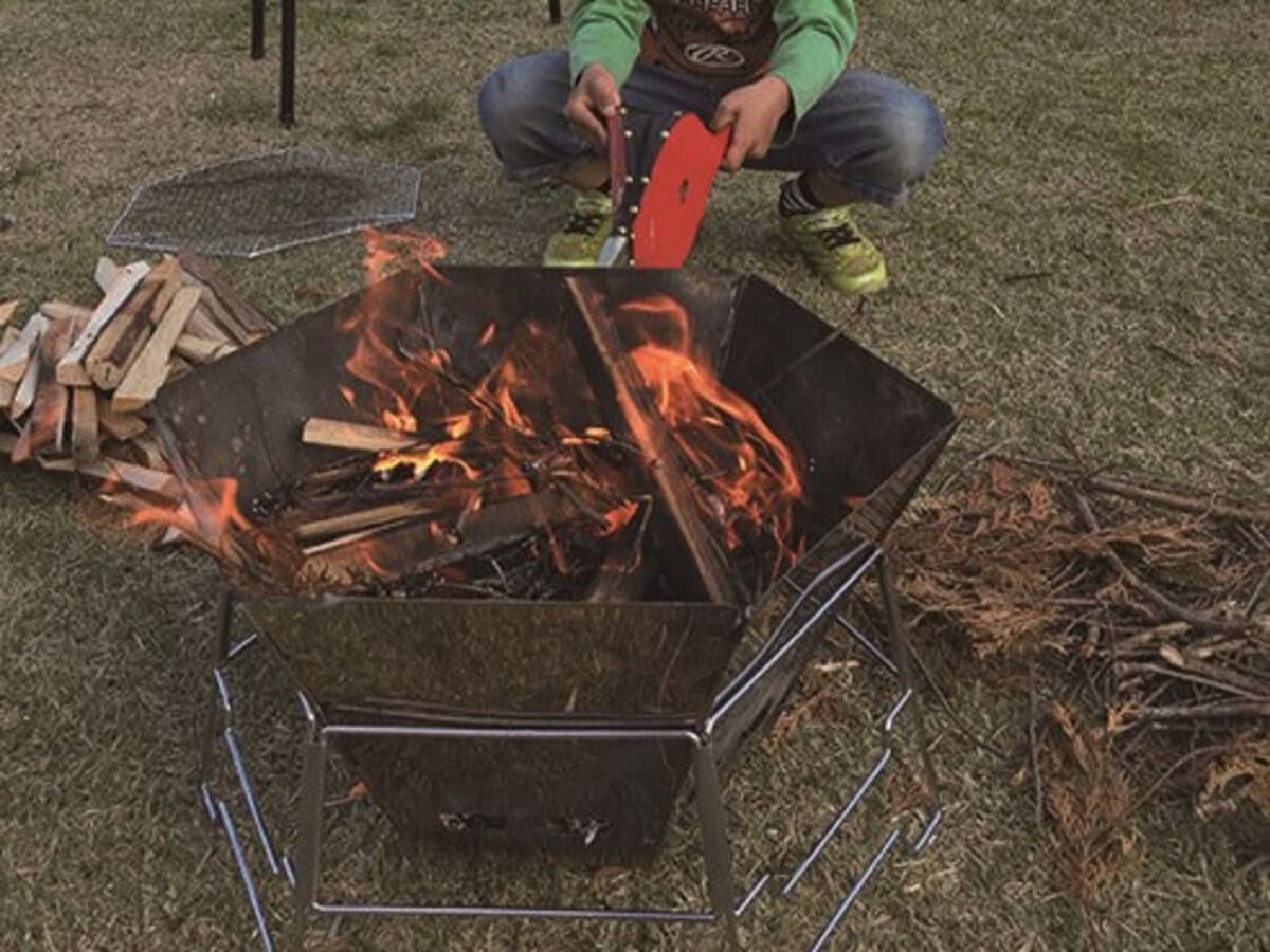 安定感があり、薪がこぼれないから、子どもの焚き火デビューにぴったり