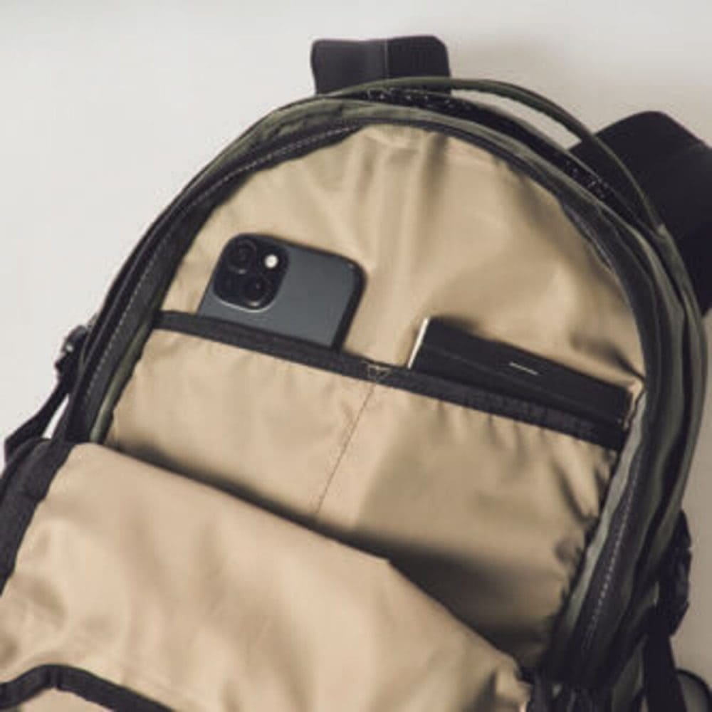 整理収納しやすいポケットを搭載