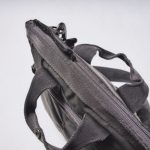 安心・安全の天ファスナー付き