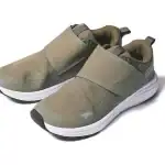 第1位 【ワークマンで大ヒット】防水スニーカー、断熱ウェア、撥水リュック…どれも2000円台は圧倒的コスパ!担当者がこっそり教える「今、一番売れている」3選