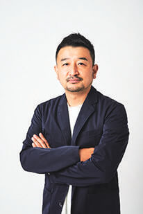 「MonoMax編集長・奥家慎二」 本誌編集長。ライフスタイルを変える先進技術に注目。毎日の生活をより豊かにしてくれる家電を、日々追い求めている